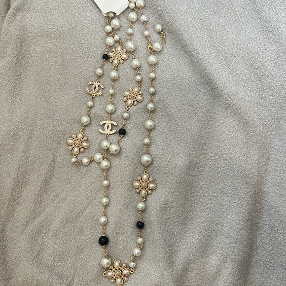 C long necklace - Picture 3 of 4